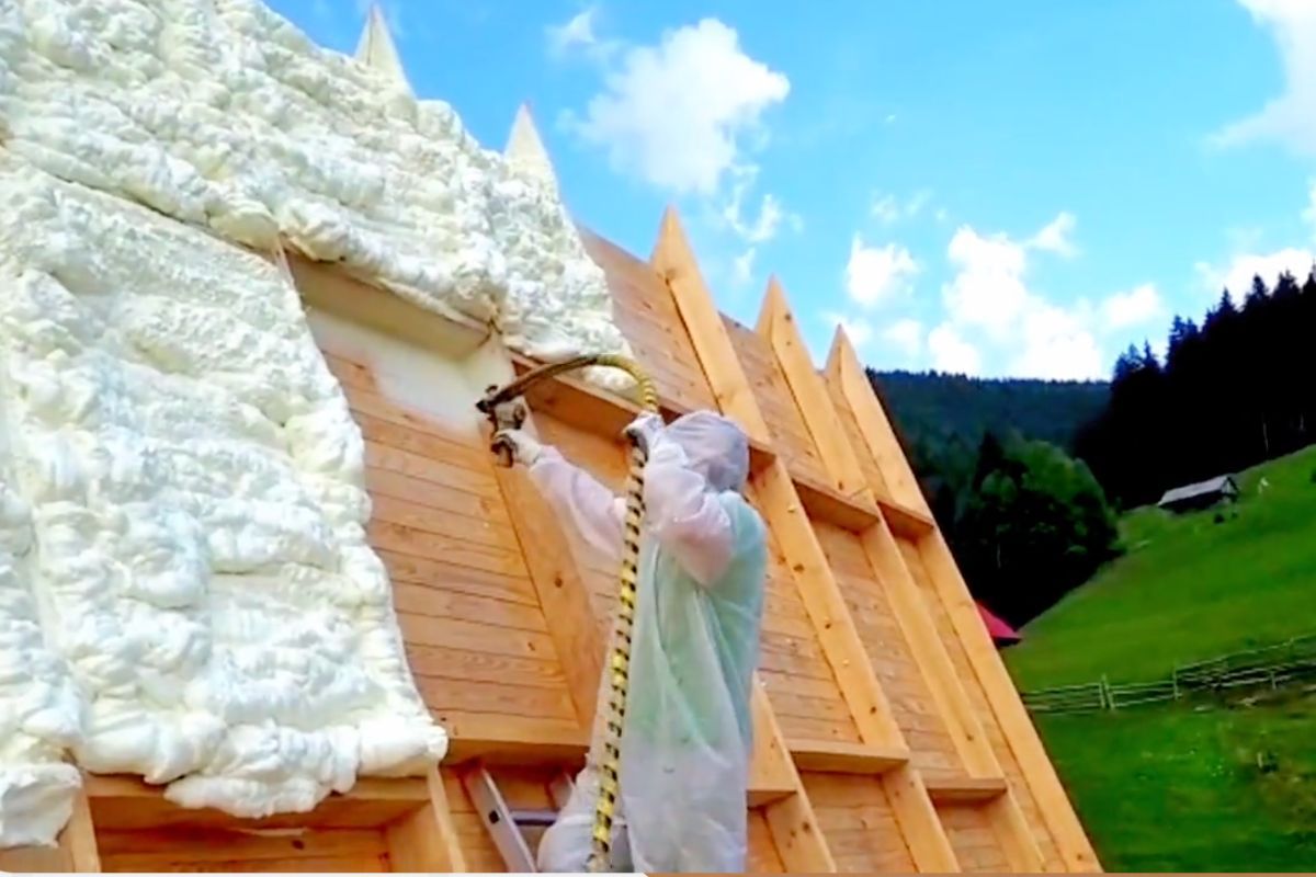 Revoluționând Izolația Clădirilor cu Spuma Poliuretanică de la Syrano Term